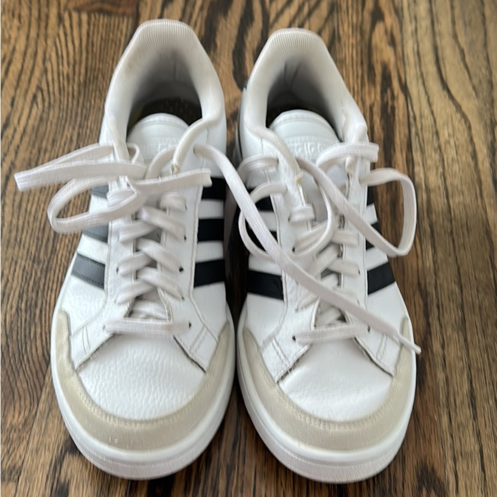 Adidas Grand Court SE FW3277 Men White Leather Low Top Lace up. Size 8.5